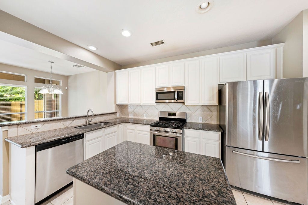 86 N Valley Oaks Circle, The Woodlands, TX 77382 86 N Valley Oaks Circle, The Woodlands, TX 77382