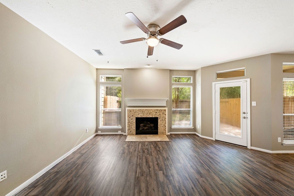 86 N Valley Oaks Circle, The Woodlands, TX 77382 86 N Valley Oaks Circle, The Woodlands, TX 77382