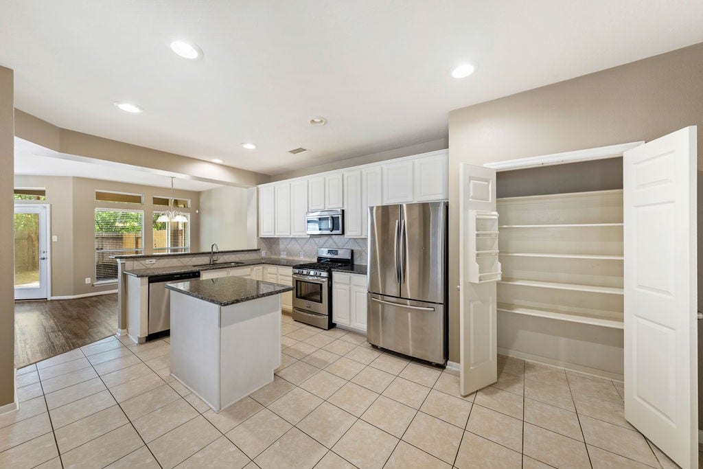 86 N Valley Oaks Circle, The Woodlands, TX 77382 86 N Valley Oaks Circle, The Woodlands, TX 77382