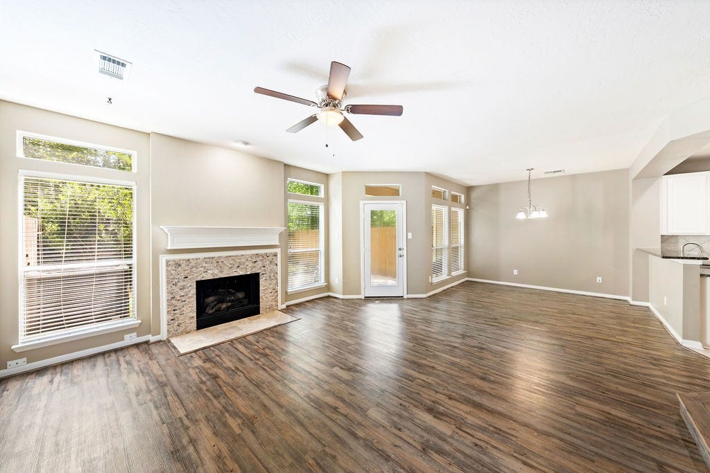 86 N Valley Oaks Circle, The Woodlands, TX 77382 86 N Valley Oaks Circle, The Woodlands, TX 77382