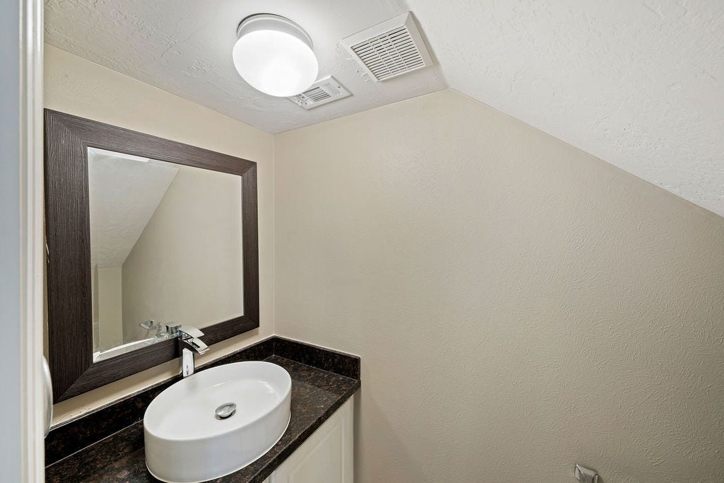 86 N Valley Oaks Circle, The Woodlands, TX 77382 86 N Valley Oaks Circle, The Woodlands, TX 77382
