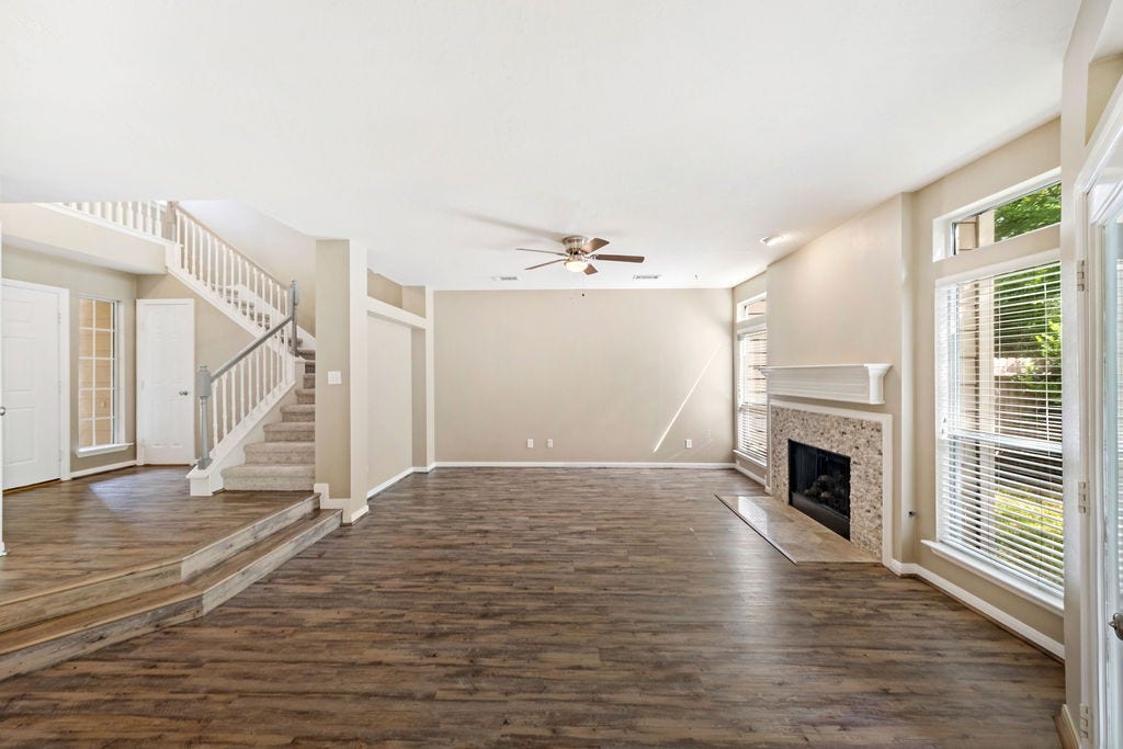 86 N Valley Oaks Circle, The Woodlands, TX 77382 86 N Valley Oaks Circle, The Woodlands, TX 77382