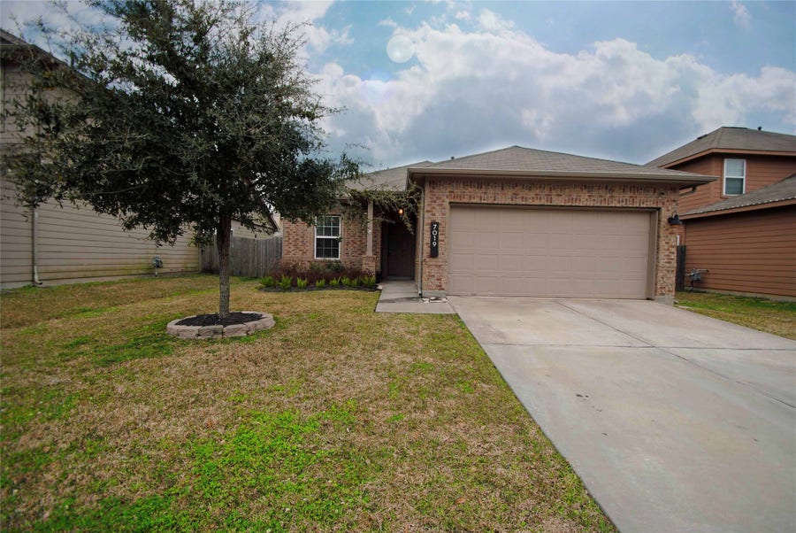 Property photo for 7019 Hazelnut Lane, Baytown, TX