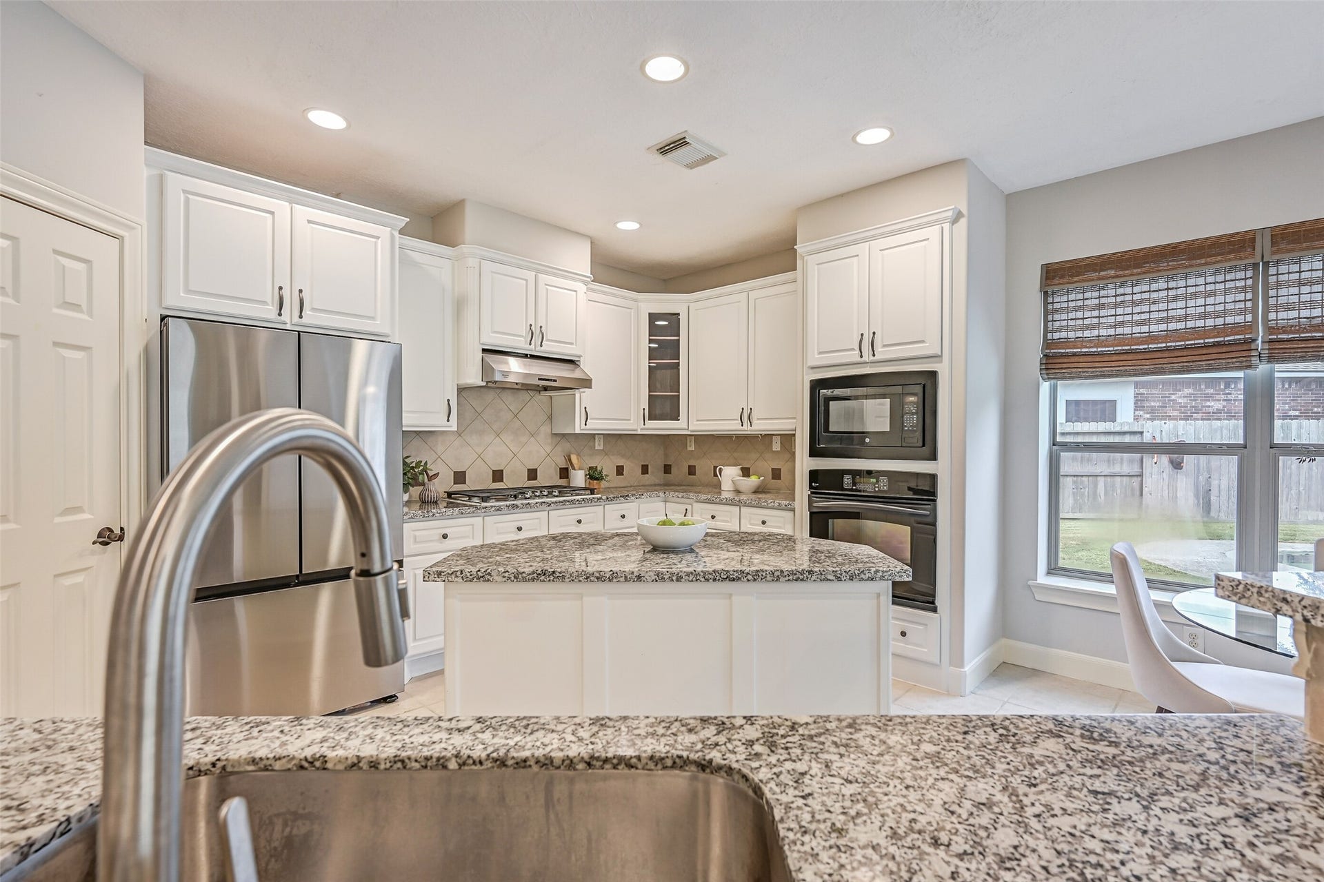 2611 Katie Harbor Drive, Manvel, TX 77578