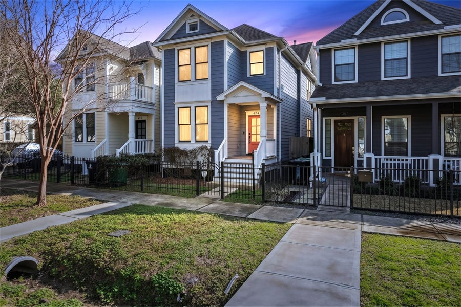 Property photo for 434 W 27th Street, Houston, TX