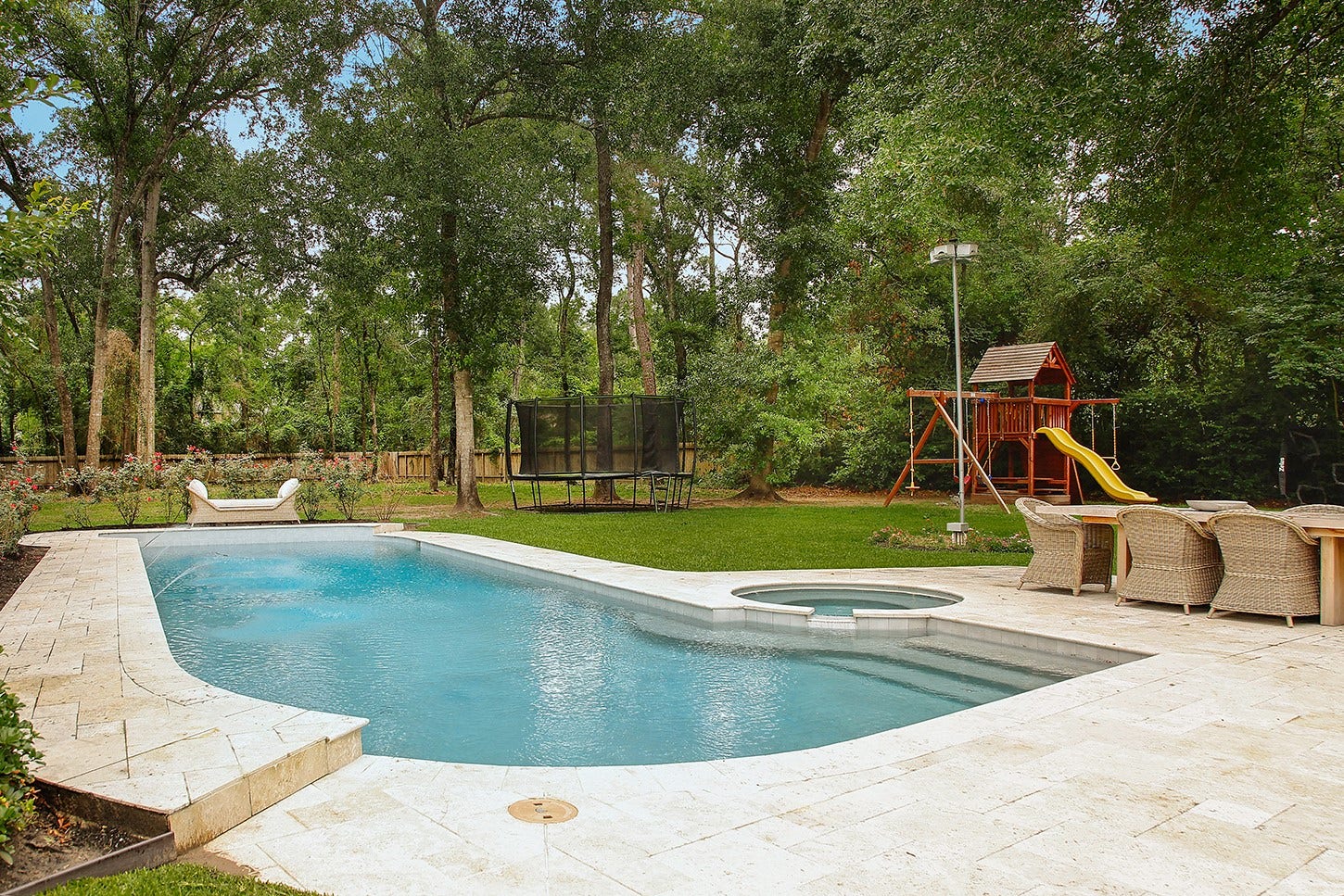 25 Red Sable Point, The Woodlands, TX 77380 25 Red Sable Point, The Woodlands, TX 77380