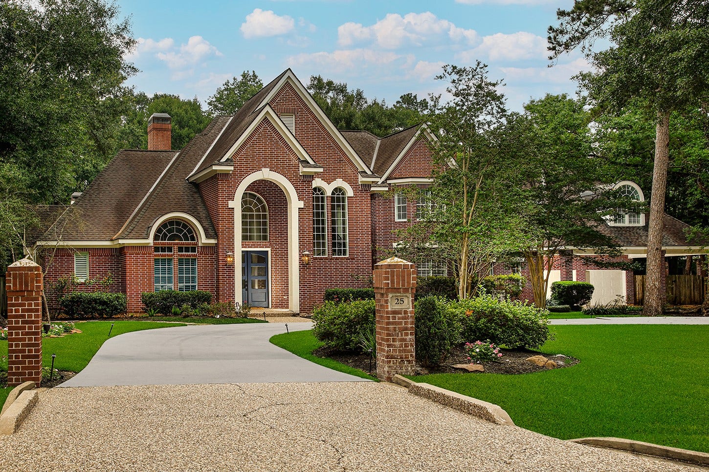 25 Red Sable Point, The Woodlands, TX 77380 25 Red Sable Point, The Woodlands, TX 77380