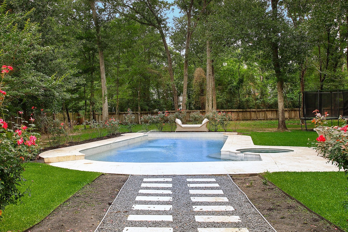 25 Red Sable Point, The Woodlands, TX 77380 25 Red Sable Point, The Woodlands, TX 77380