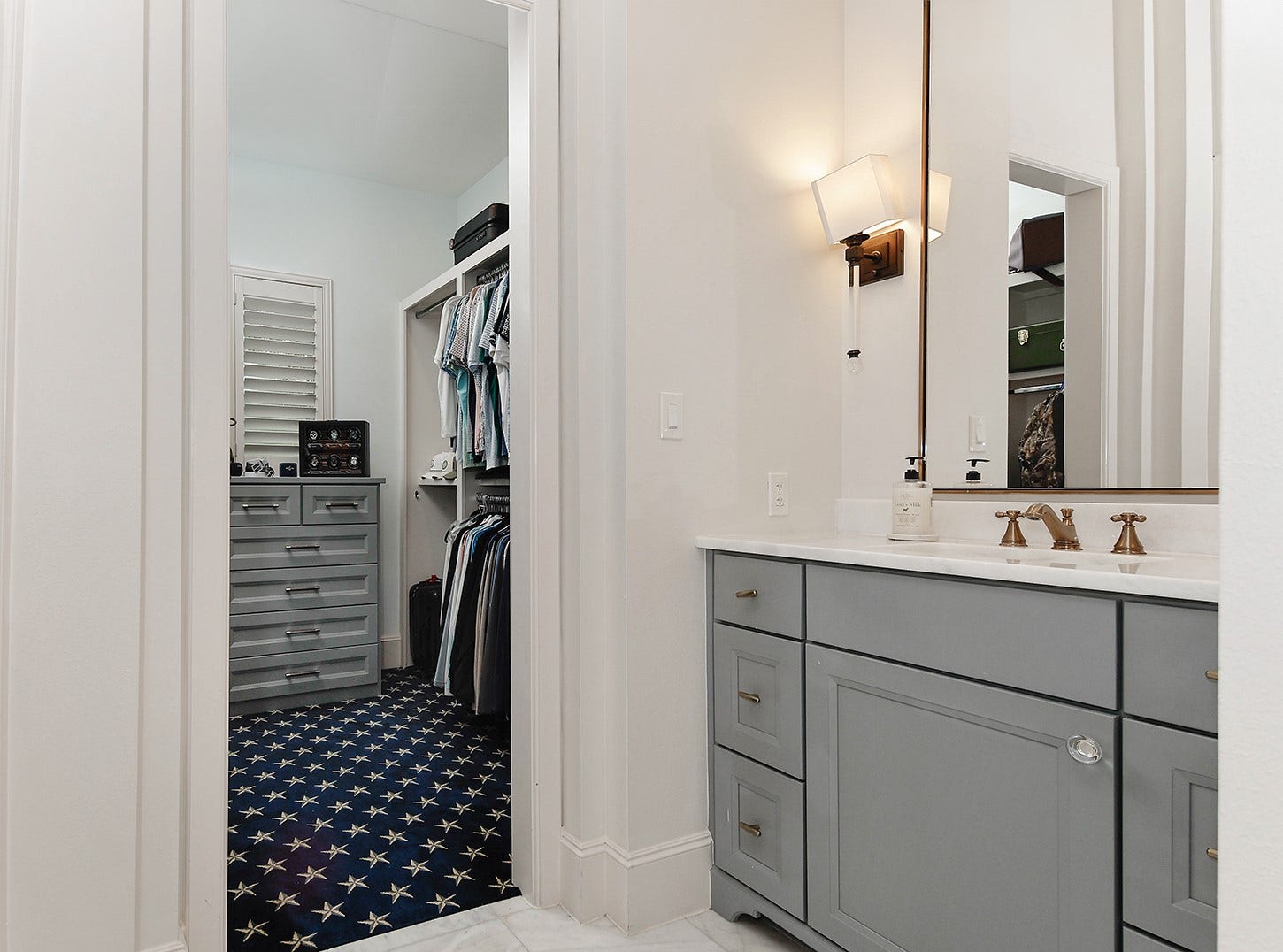 25 Red Sable Point, The Woodlands, TX 77380 25 Red Sable Point, The Woodlands, TX 77380