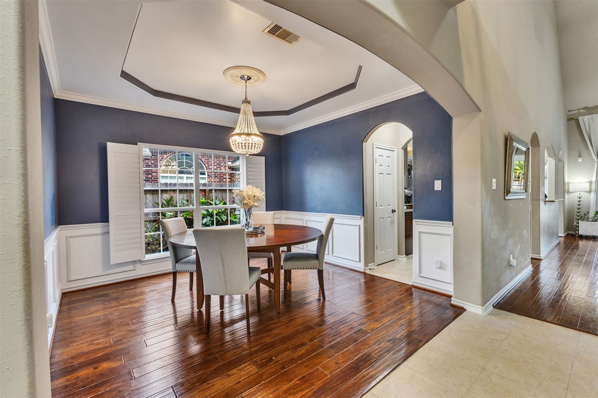 From holiday celebrations to intimate dinner parties, this elegant dining room is made for gathering and making memories.