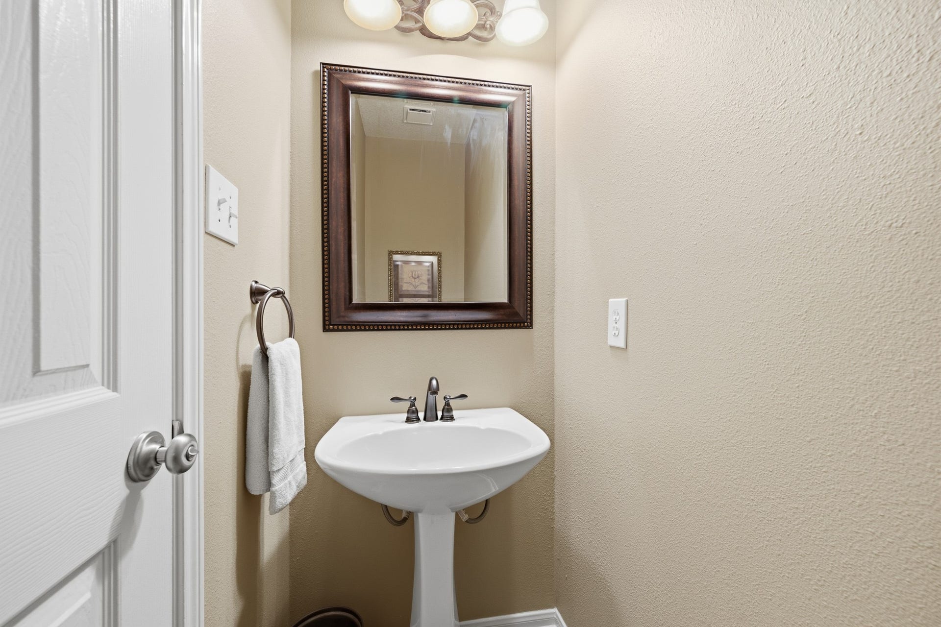 67 Driftoak Circle, The Woodlands, TX 77381 67 Driftoak Circle, The Woodlands, TX 77381