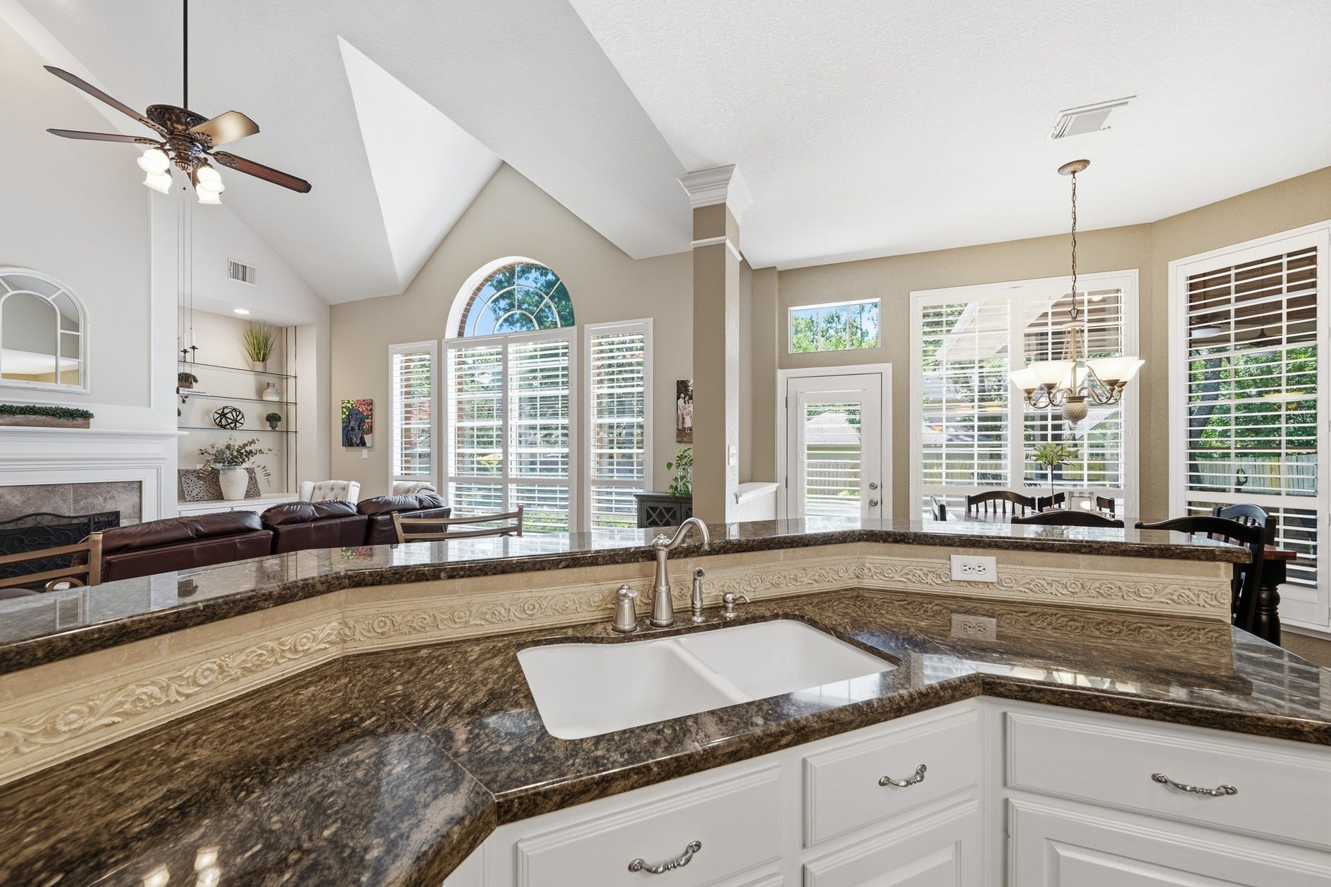 67 Driftoak Circle, The Woodlands, TX 77381 67 Driftoak Circle, The Woodlands, TX 77381
