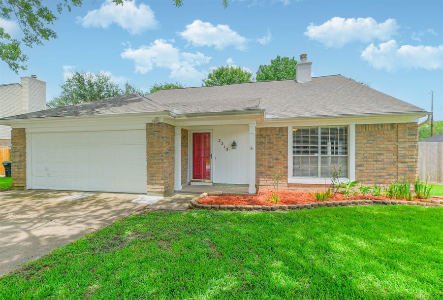 Property photo for 2315 Cunningham Drive, Pearland, TX