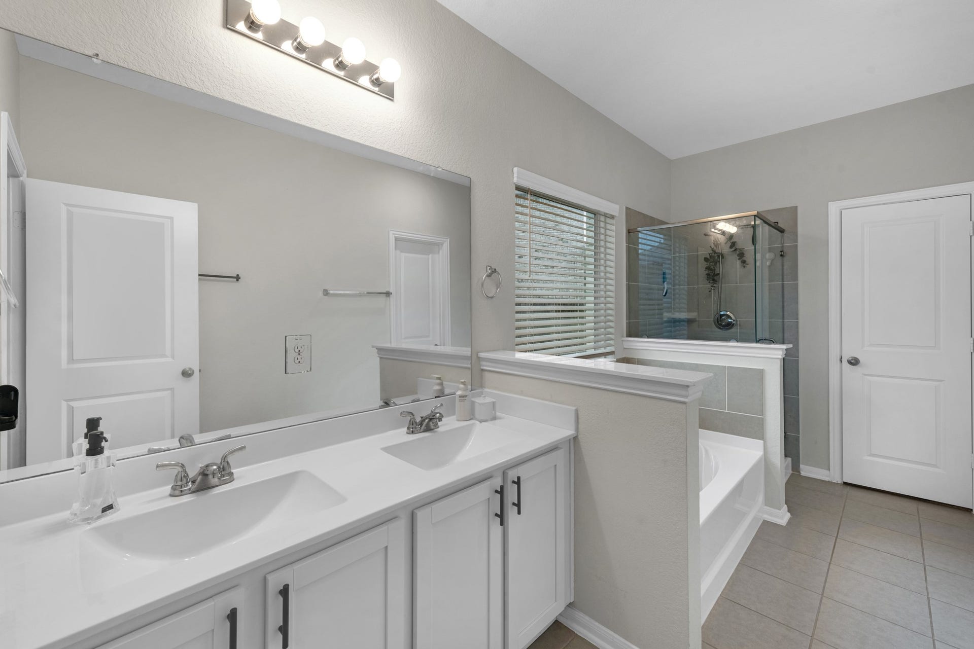 10502 Watershed Drive, Rosharon, TX 77583 10502 Watershed Drive, Rosharon, TX 77583