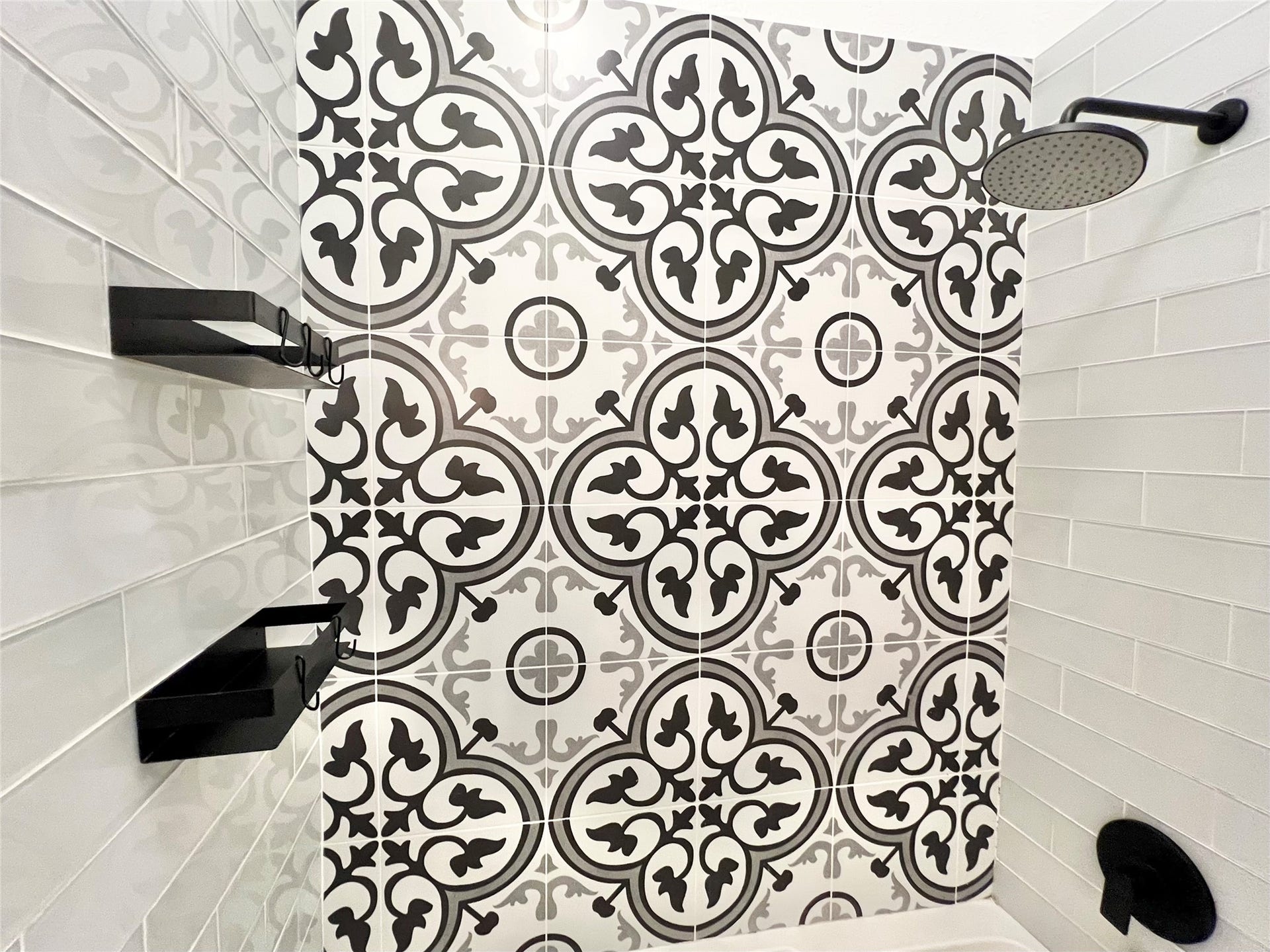 6714 Jay Road Road, Hitchcock, TX 77563 Custom Tiling in shower