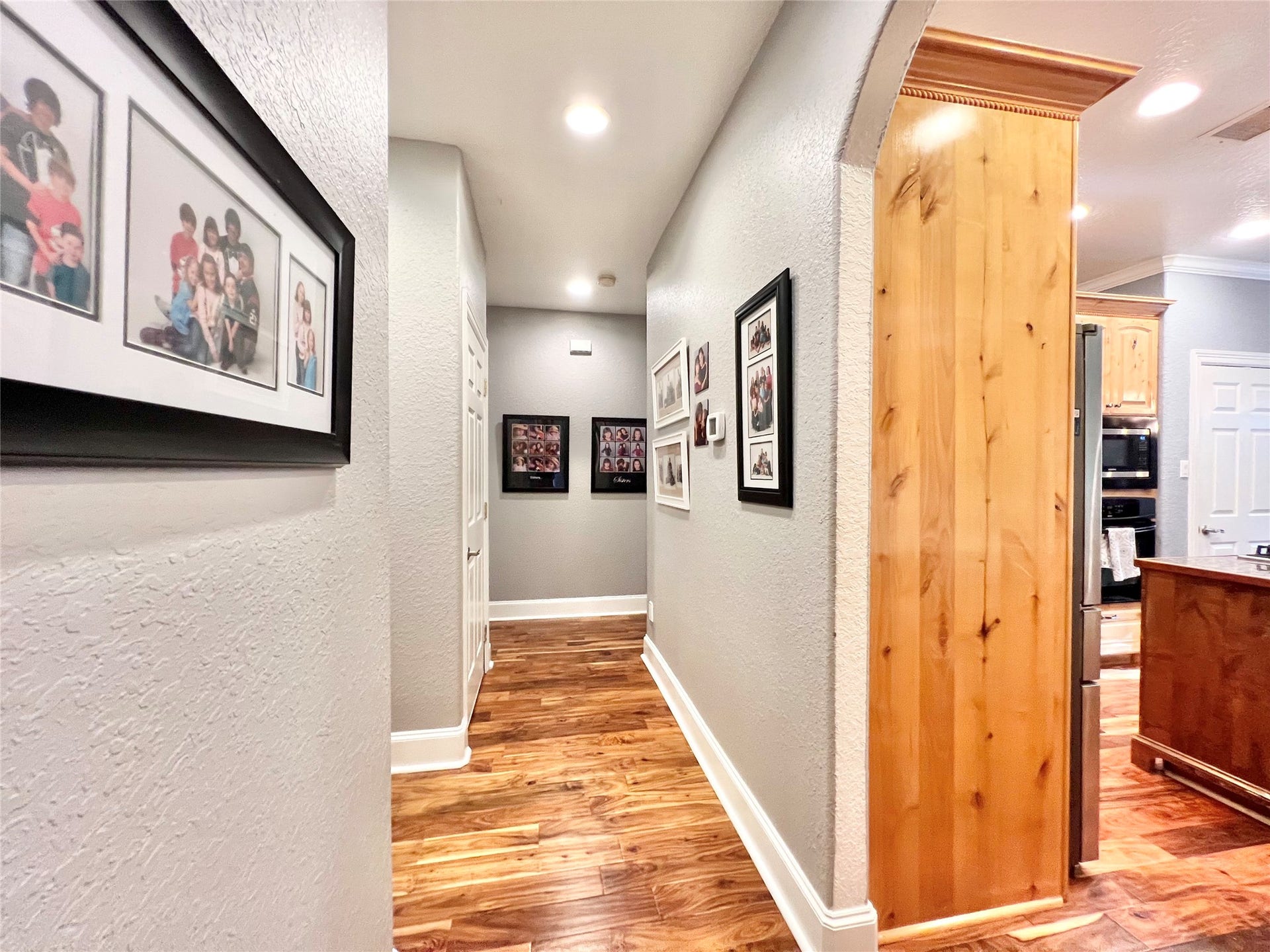 6714 Jay Road Road, Hitchcock, TX 77563 On the opposite side of the home is the hallway to the secondary bedrooms.