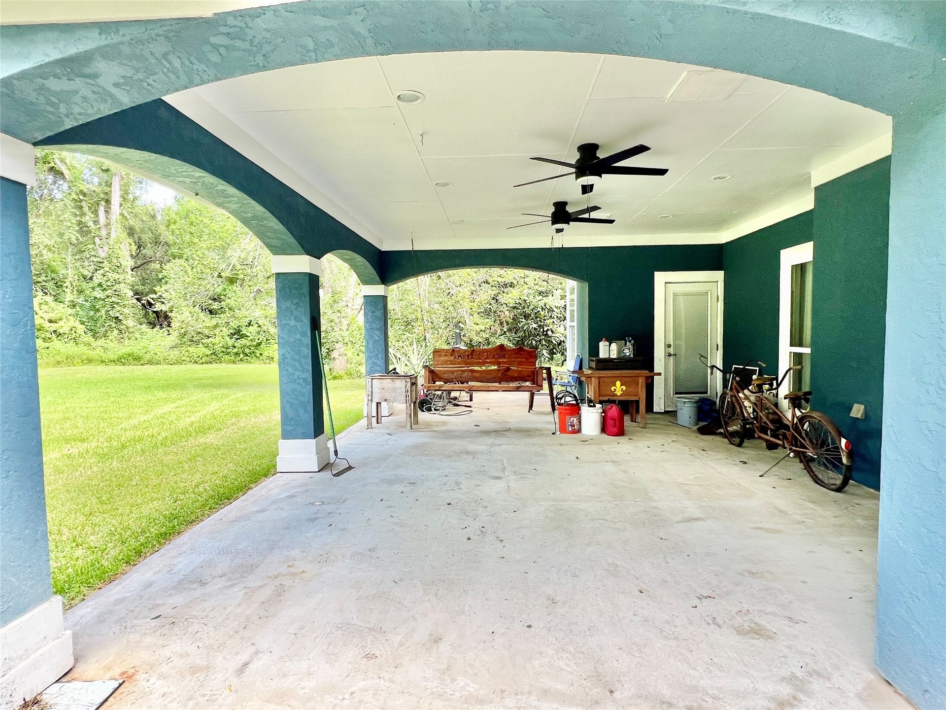 6714 Jay Road Road, Hitchcock, TX 77563 Imagine entertaining your Friends and Family!
