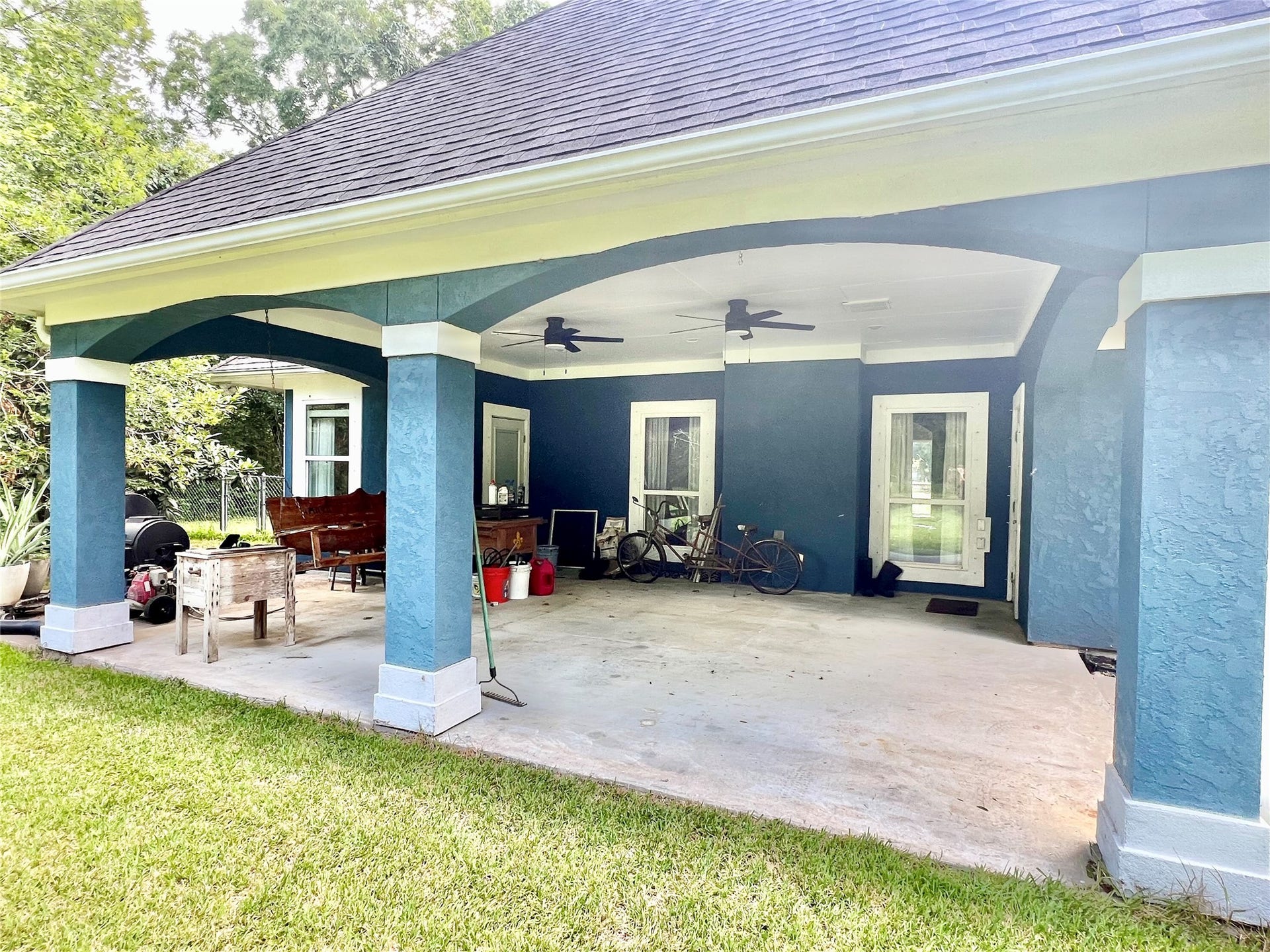 6714 Jay Road Road, Hitchcock, TX 77563 One last look at this peaceful outdoor living area to enjoy sunsets and family time!
