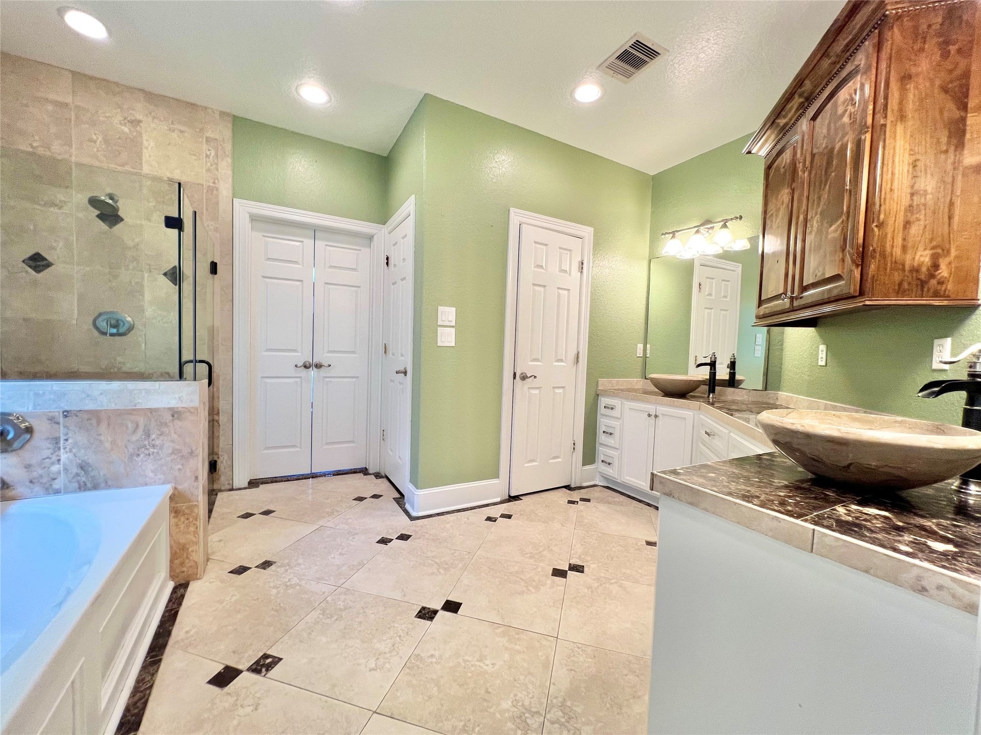 6714 Jay Road Road, Hitchcock, TX 77563 One of my favorite Bathrooms
