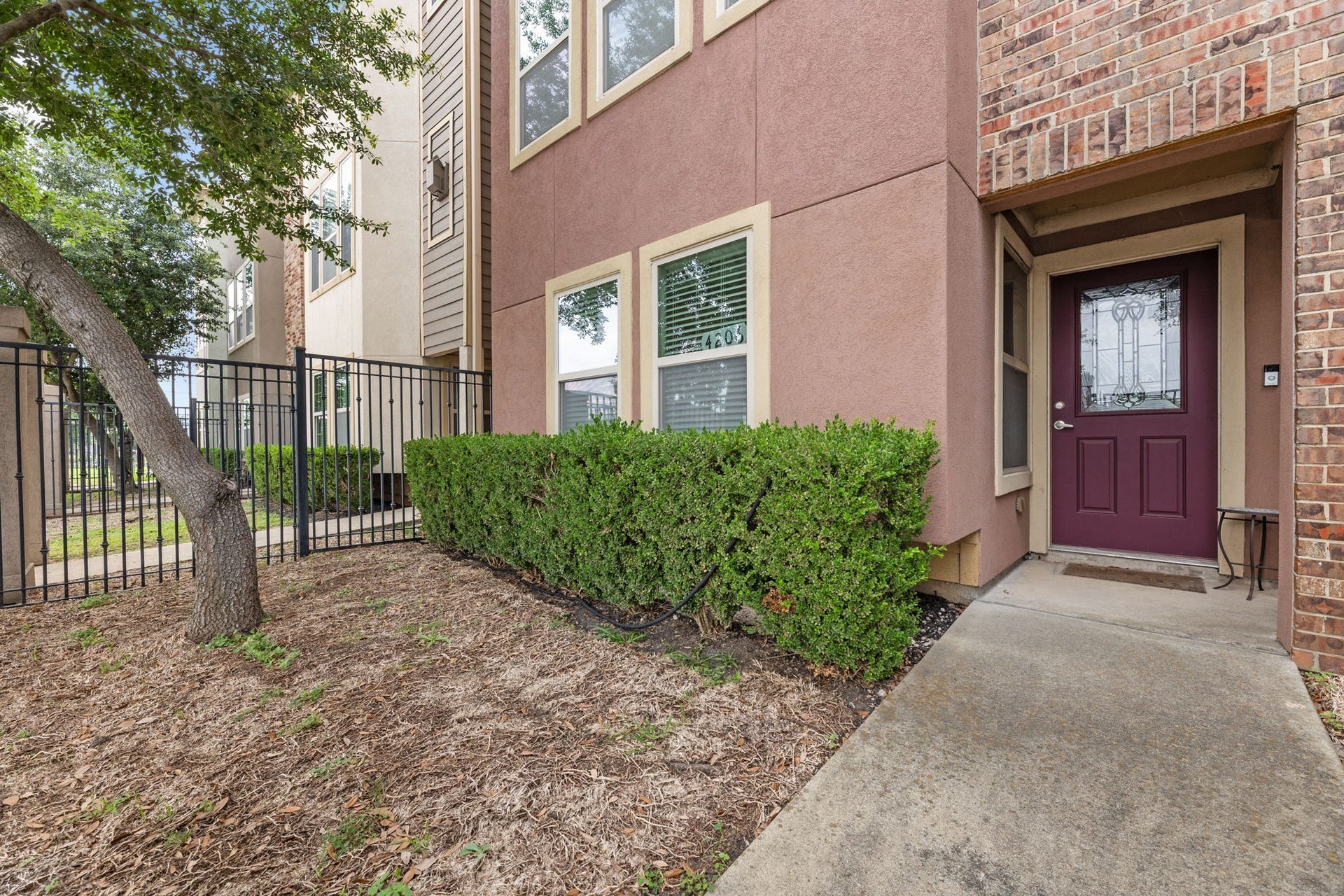 4206 Old Spanish Trail, Houston, TX 77021 Welcome Home! BUYER FRIENDLY!