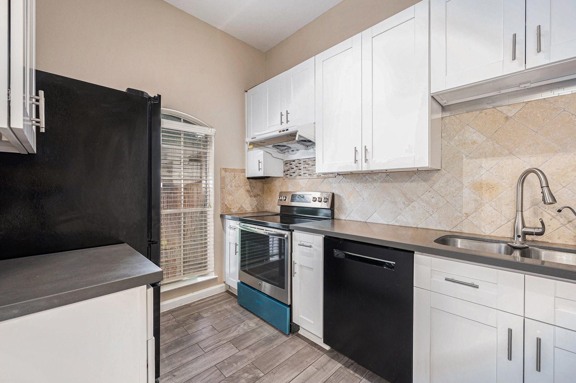 2710 Grants Lake Boulevard, #E3, Sugar Land, TX 77479 View of the Kitchen