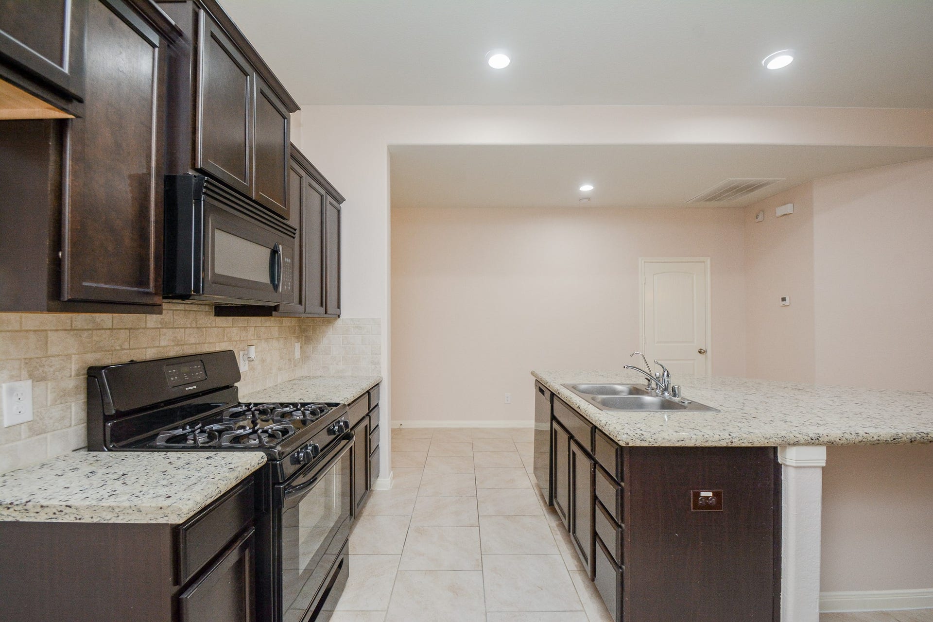 9531 Mcdowell Drive, Rosenberg, TX 77469 9531 Mcdowell Drive, Rosenberg, TX 77469