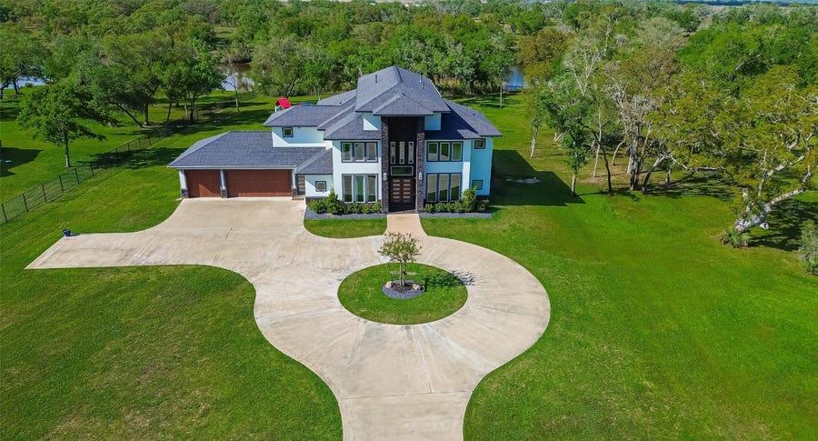 Property photo for 31734 Bayou Bend, Richwood, TX