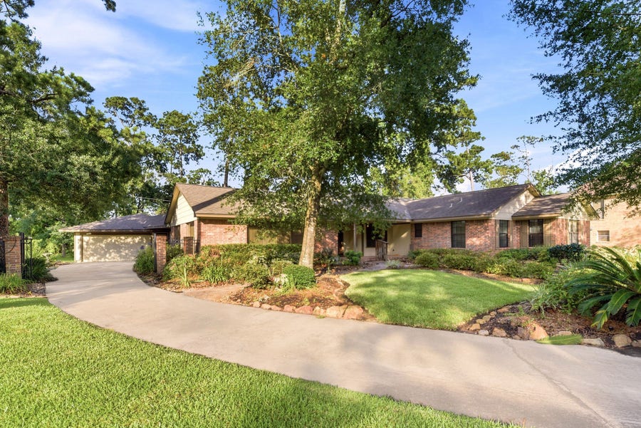 Property photo for 3721 Autumn Lane, Baytown, TX