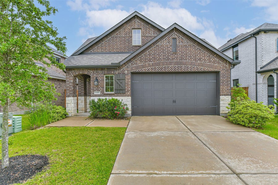 Property photo for 13017 Sapphire Lake Lane, Texas City, TX