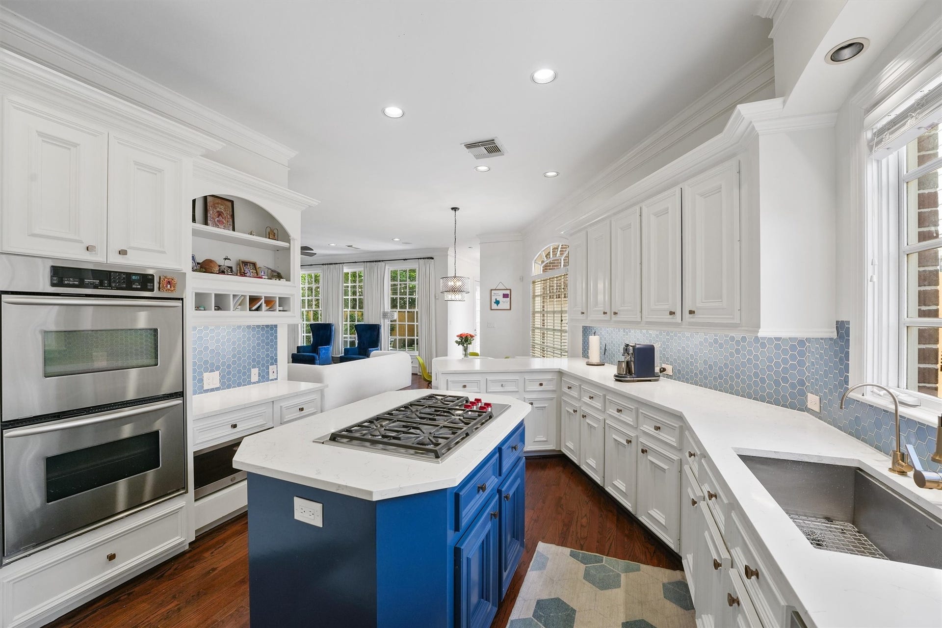 4127 Amherst Street, West University Place, TX 77005 4127 Amherst Street, West University Place, TX 77005