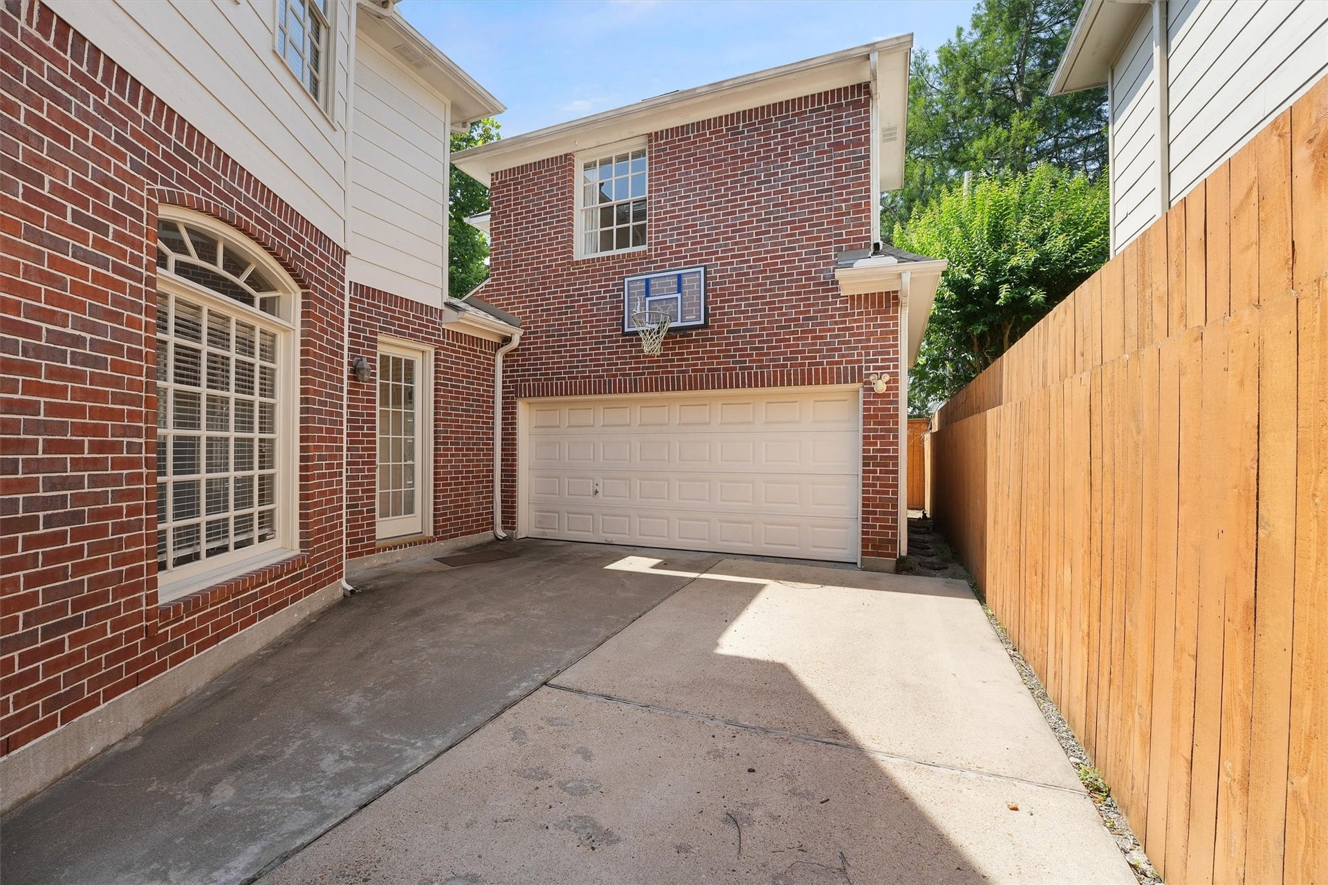4127 Amherst Street, West University Place, TX 77005 4127 Amherst Street, West University Place, TX 77005
