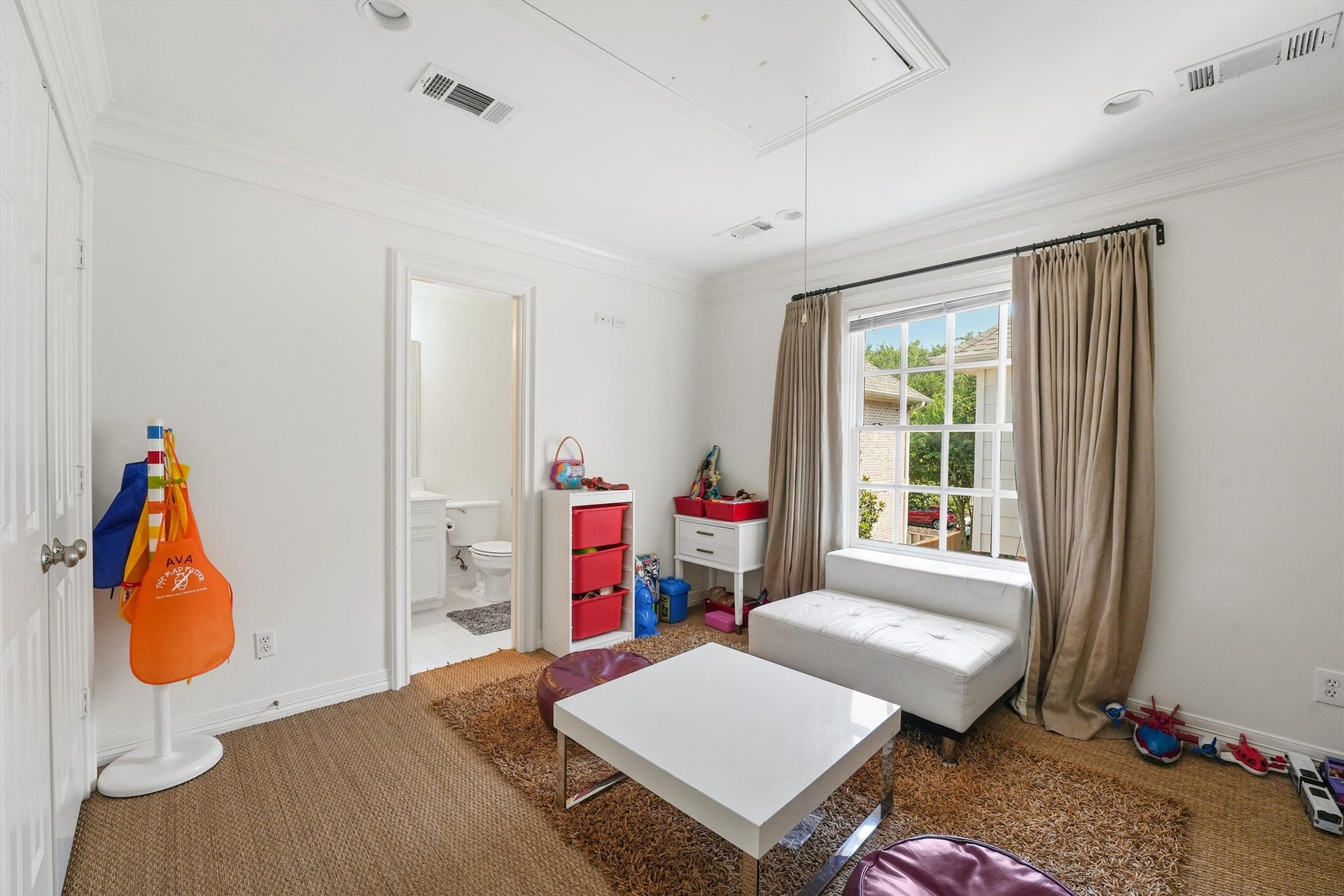 4127 Amherst Street, West University Place, TX 77005 4127 Amherst Street, West University Place, TX 77005