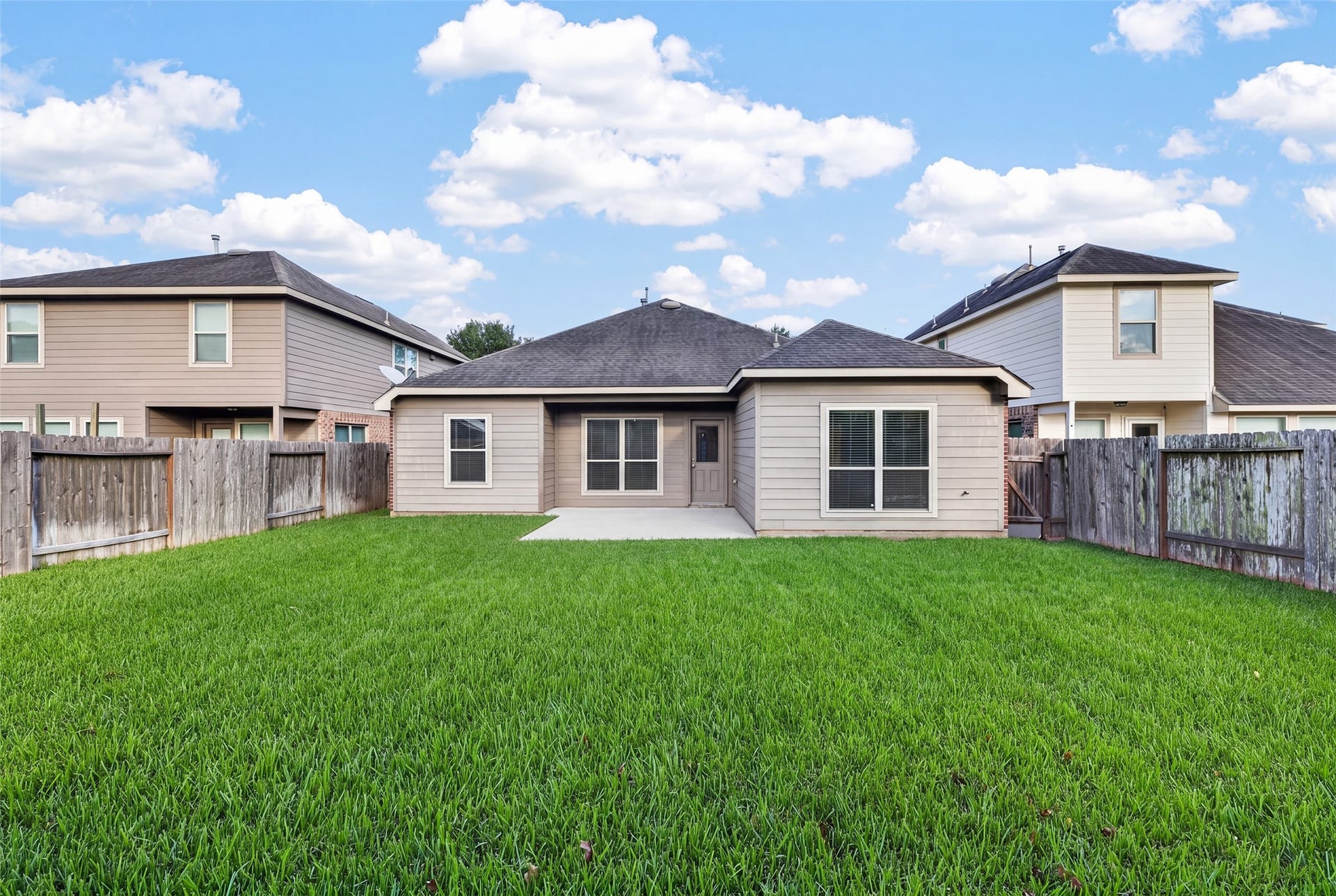 3335 Jane Way, Richmond, TX 77406