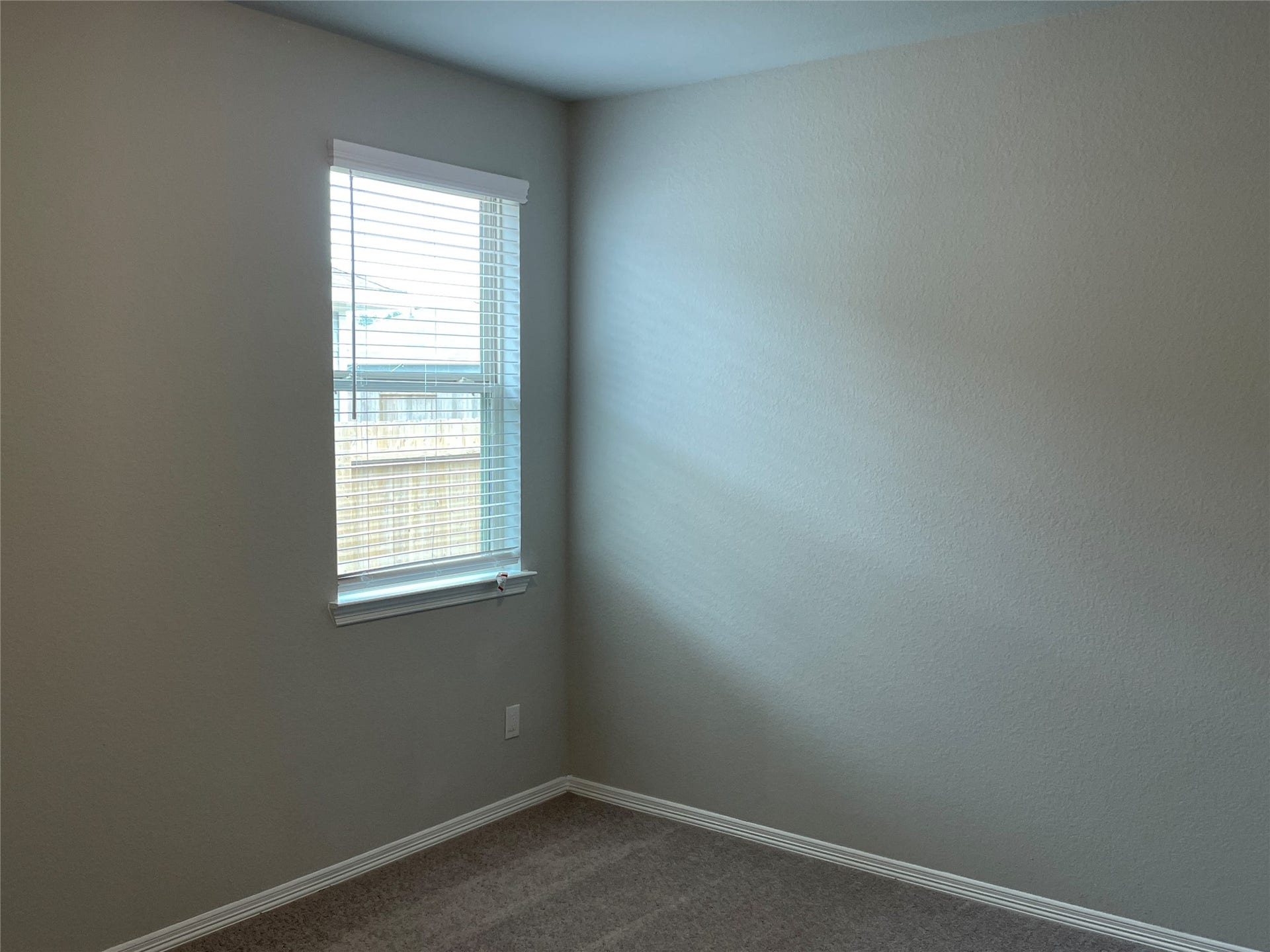 806 Cypress Summit Road, Huffman, TX 77336