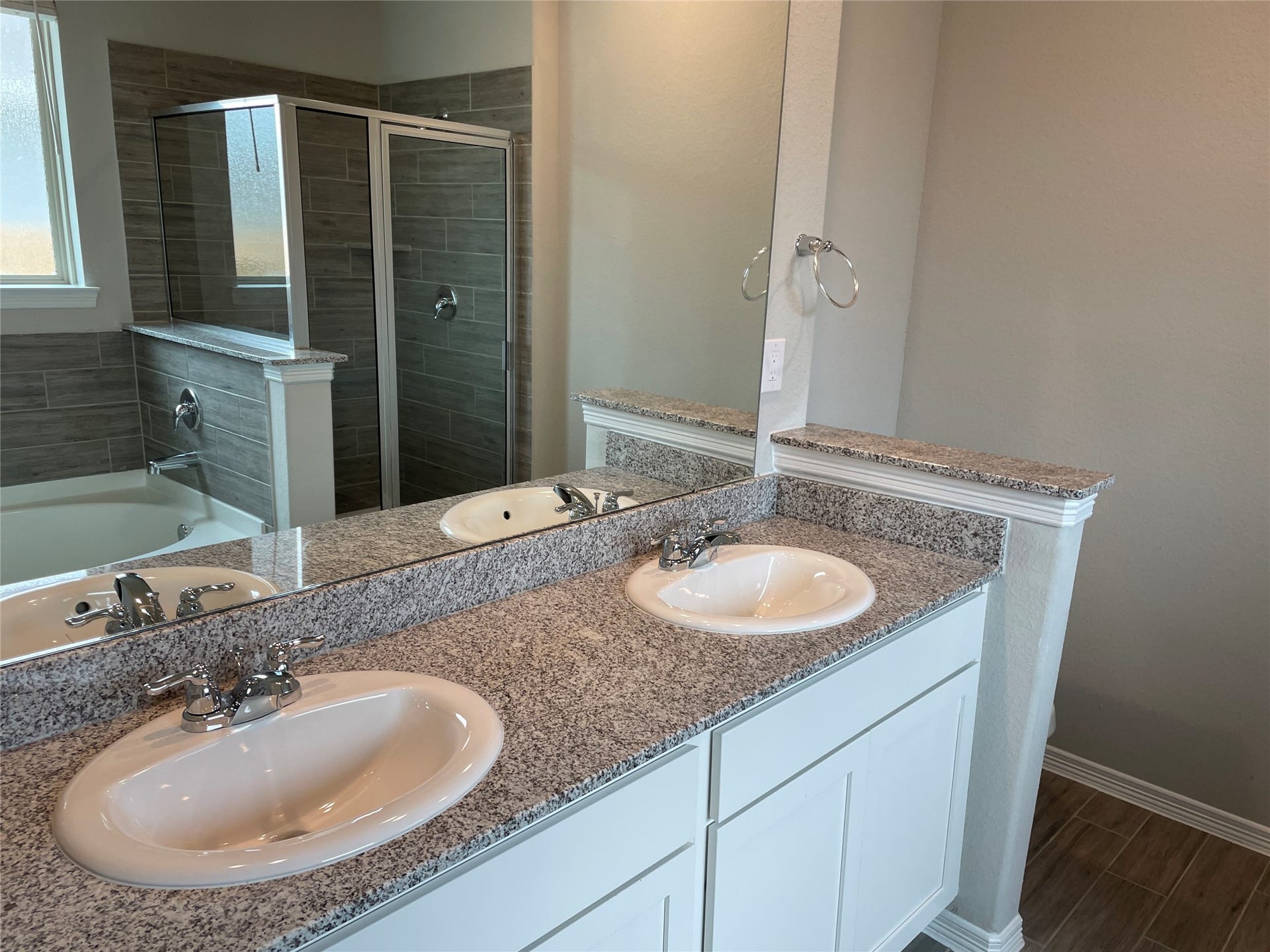 806 Cypress Summit Road, Huffman, TX 77336
