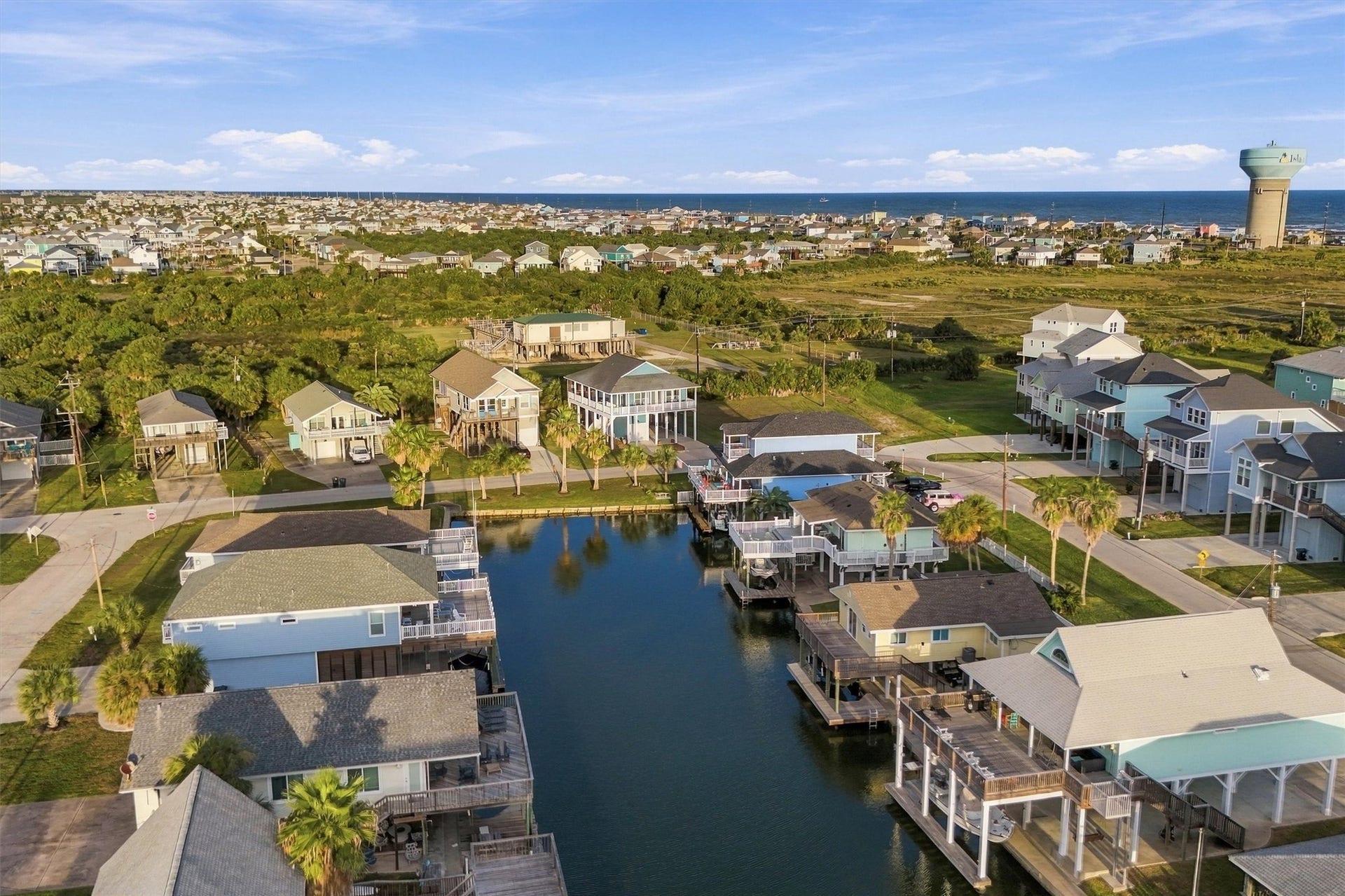 3931 Laguna Drive, Galveston, TX 77554 3931 Laguna Drive, Galveston, TX 77554