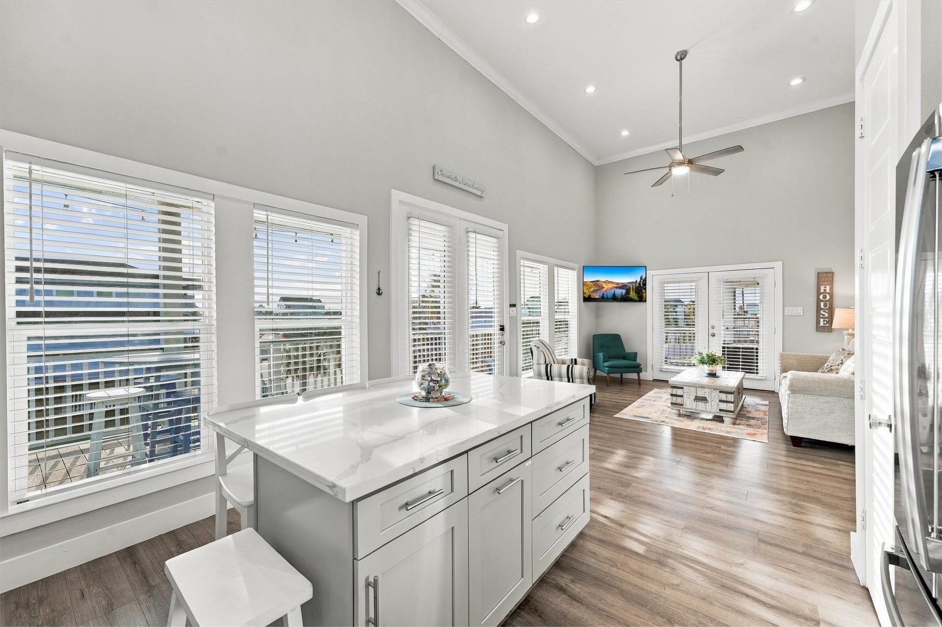 3931 Laguna Drive, Galveston, TX 77554 3931 Laguna Drive, Galveston, TX 77554