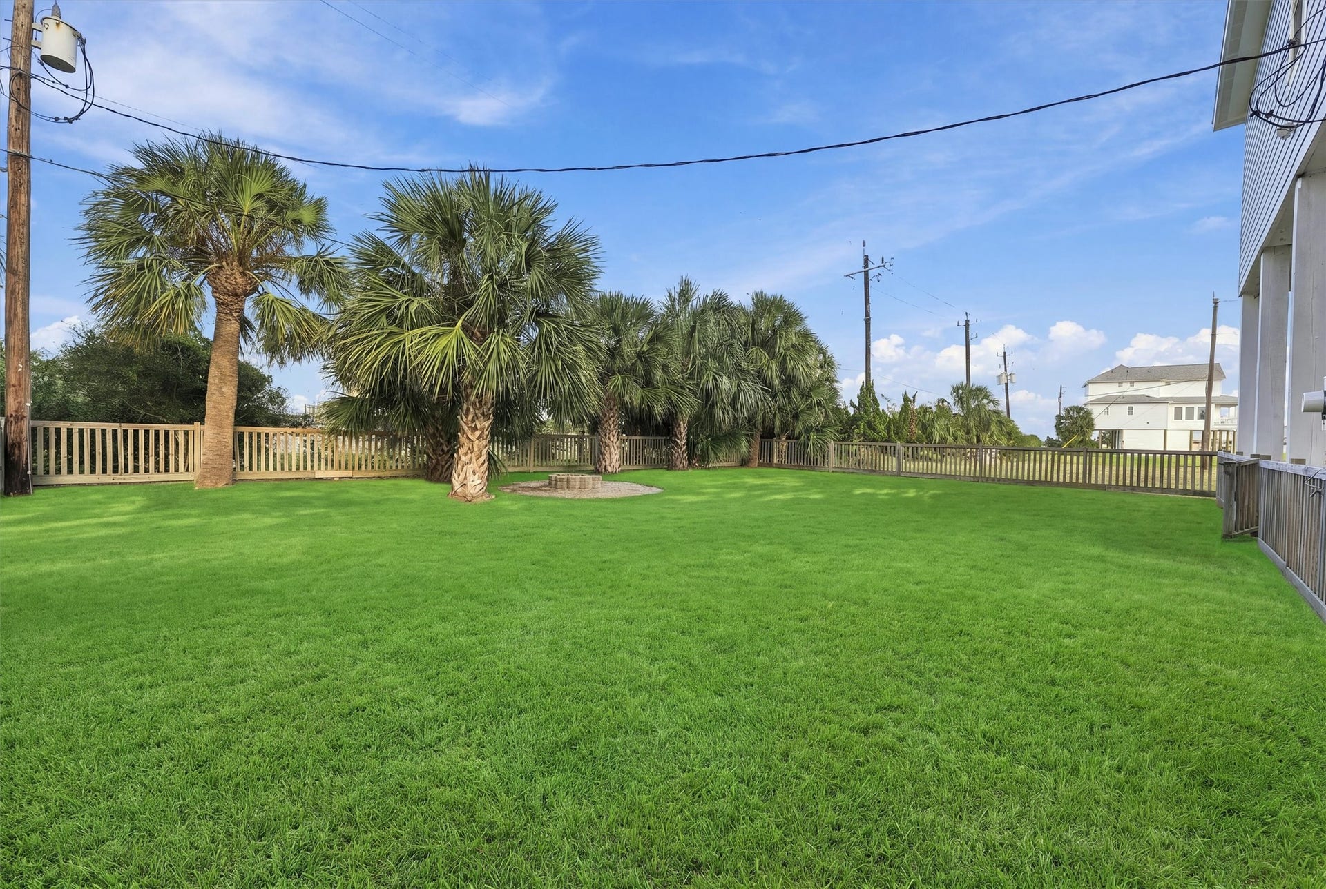3931 Laguna Drive, Galveston, TX 77554 3931 Laguna Drive, Galveston, TX 77554
