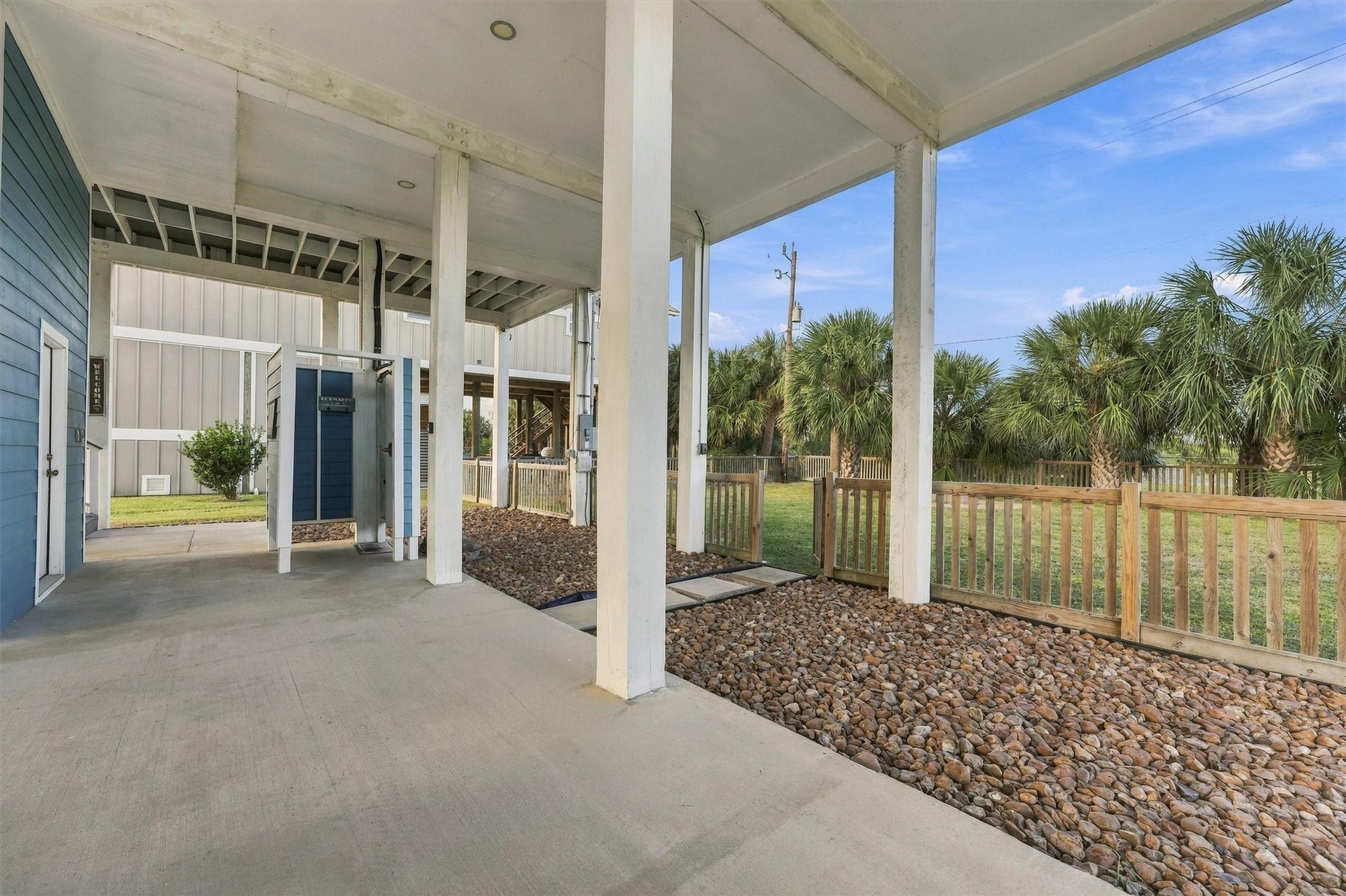 3931 Laguna Drive, Galveston, TX 77554 3931 Laguna Drive, Galveston, TX 77554