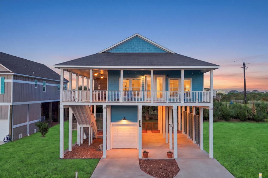 Property photo for 3931 Laguna Drive, Galveston, TX