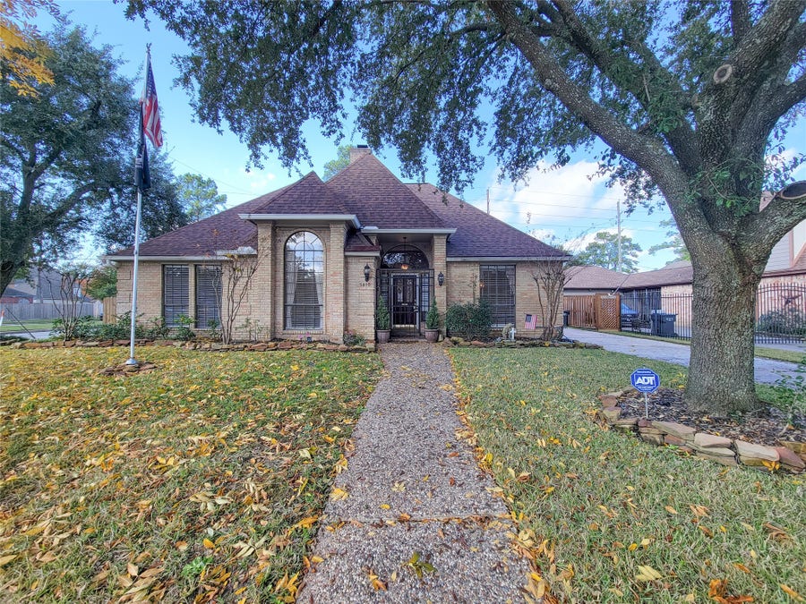 Property photo for 5810 Glenmere Lane, Spring, TX
