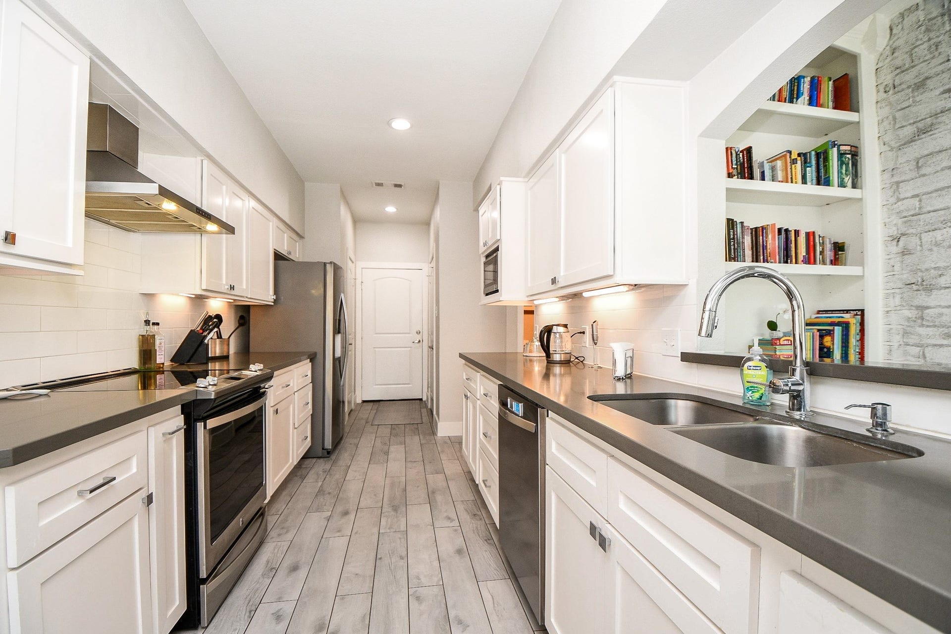 811 Bayou River Drive, Houston, TX 77079 811 Bayou River Drive, Houston, TX 77079
