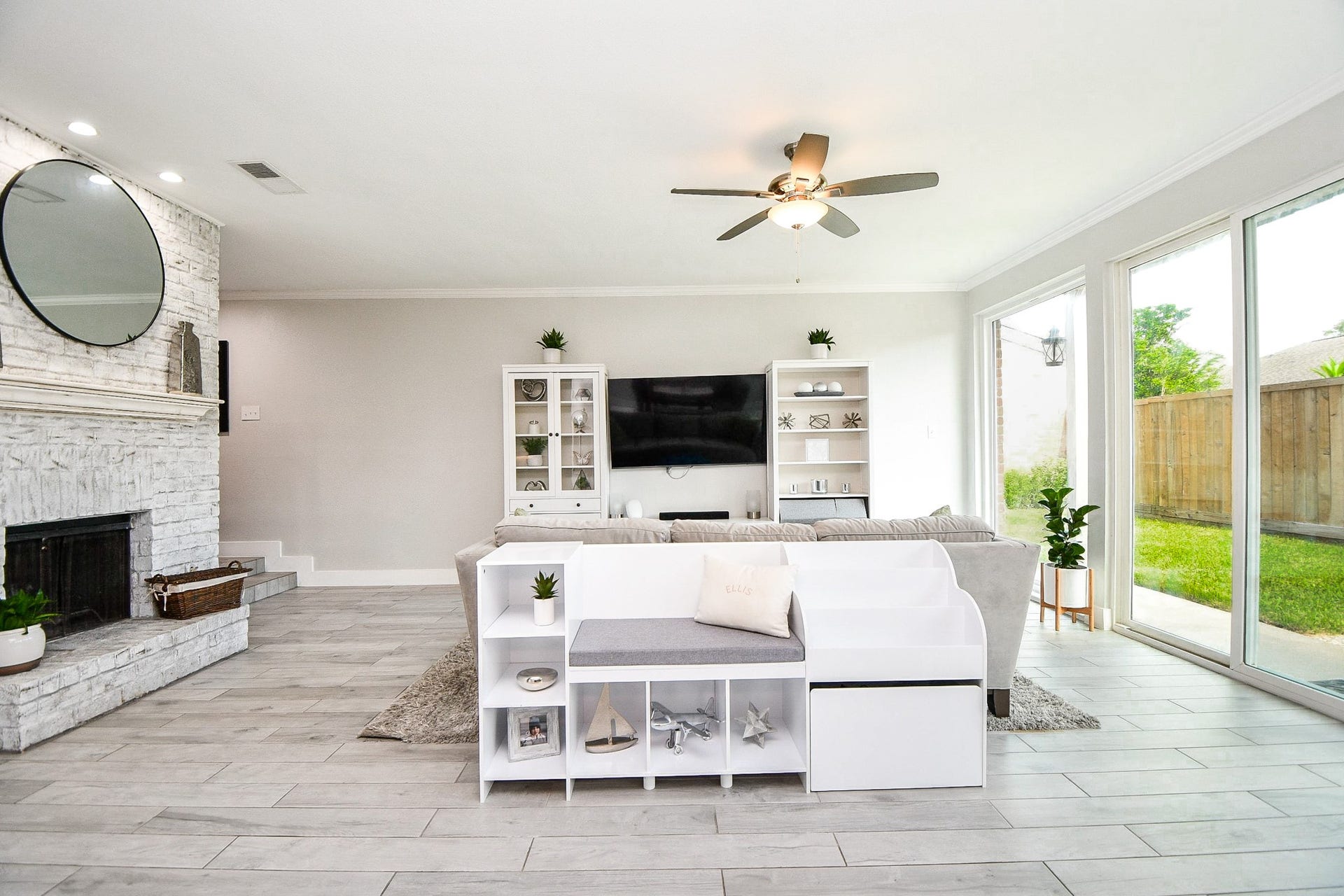 811 Bayou River Drive, Houston, TX 77079 811 Bayou River Drive, Houston, TX 77079