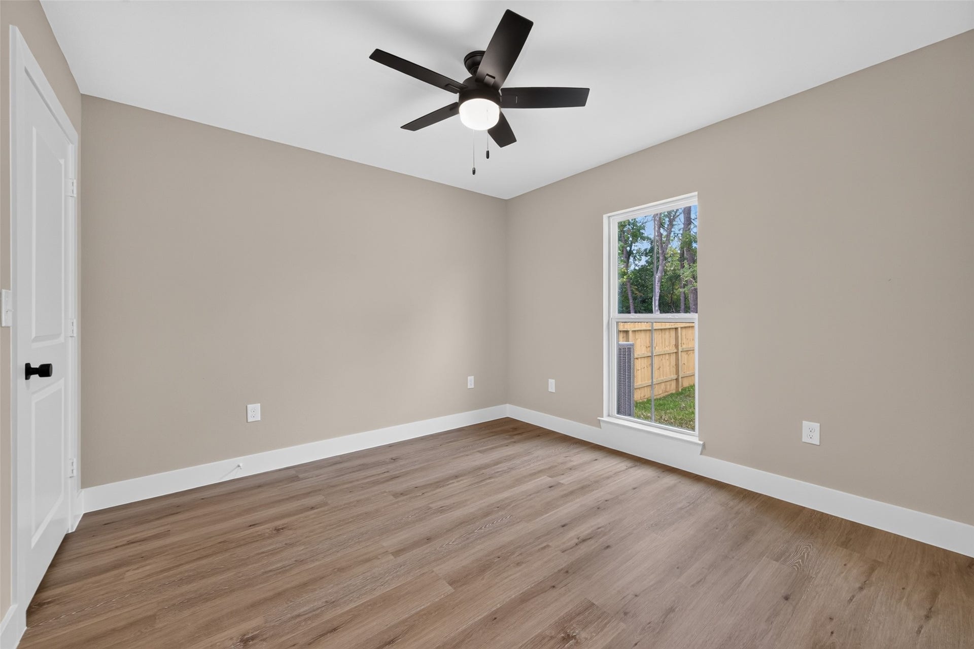 1060 Mann Road, #A, Conroe, TX 77303 Third bedroom.