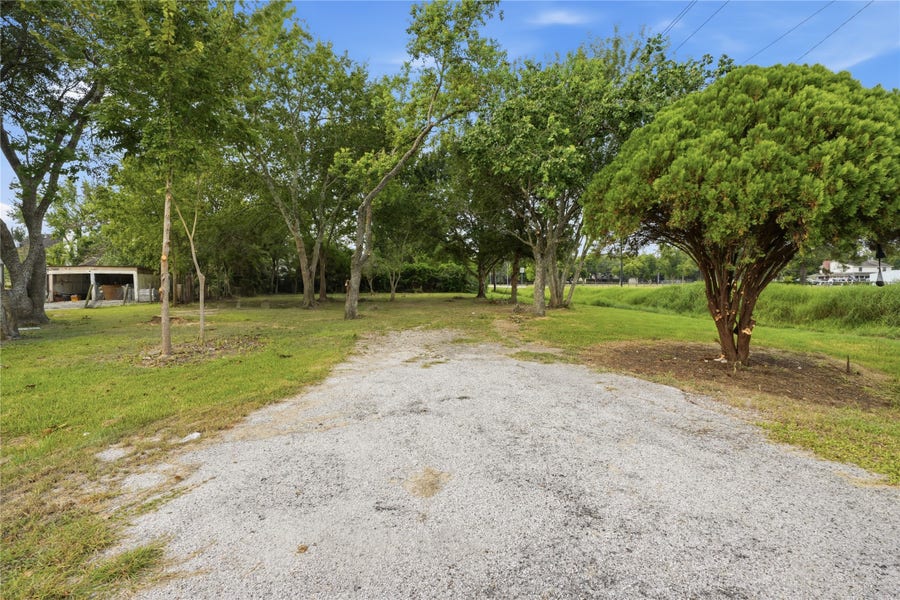 Property photo for 6102 Silver Drive, Pearland, TX