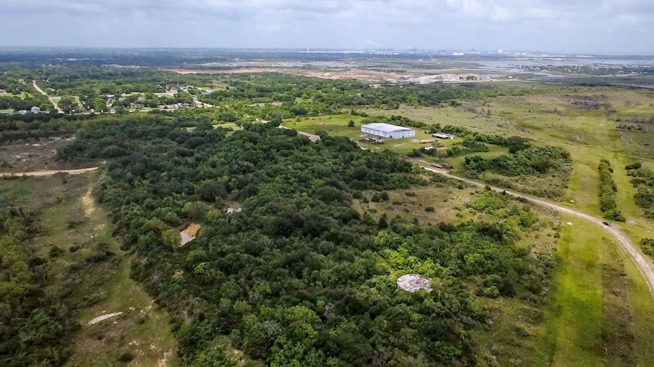 7600 Gulf Street, Hitchcock, TX 77563 7600 Gulf Street, Hitchcock, TX 77563
