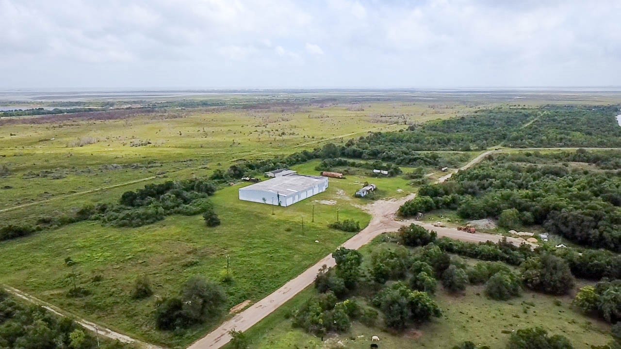 7600 Gulf Street, Hitchcock, TX 77563 7600 Gulf Street, Hitchcock, TX 77563