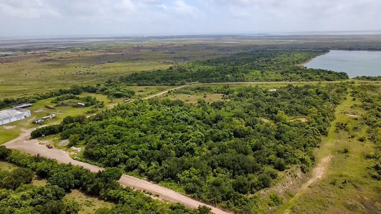 7600 Gulf Street, Hitchcock, TX 77563 7600 Gulf Street, Hitchcock, TX 77563