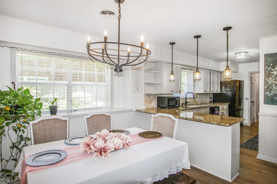 Property photo for 536 Oak Drive, Lake Jackson, TX