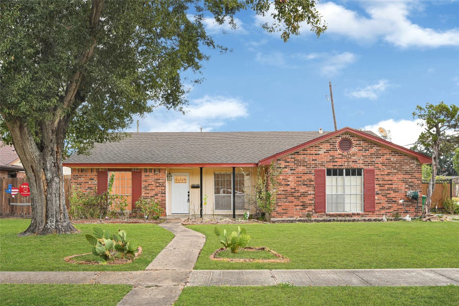 Property photo for 11327 Sageland Drive, Houston, TX